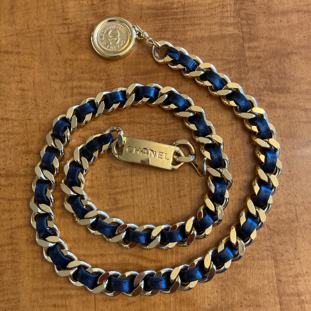 CHANEL LEATHER AND CHAIN BELT 32
